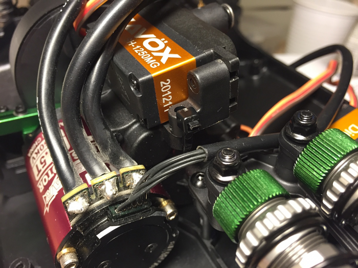 twh2_shift_servo_hax.jpg