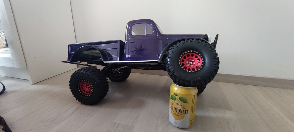 Autossa on edelleen edessä ja takana huomattava flexi.