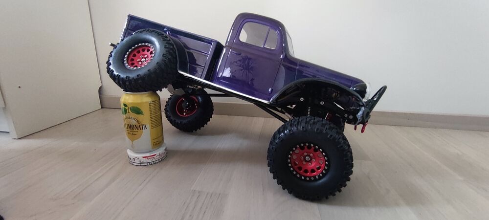 Autossa on edelleen edessä ja takana huomattava flexi.