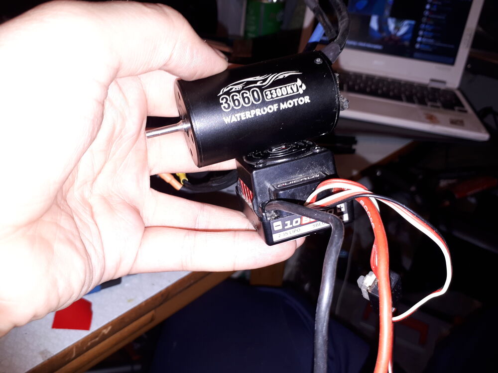 Ylimääräinen 10BL60 ja 550  3300kv moottori.