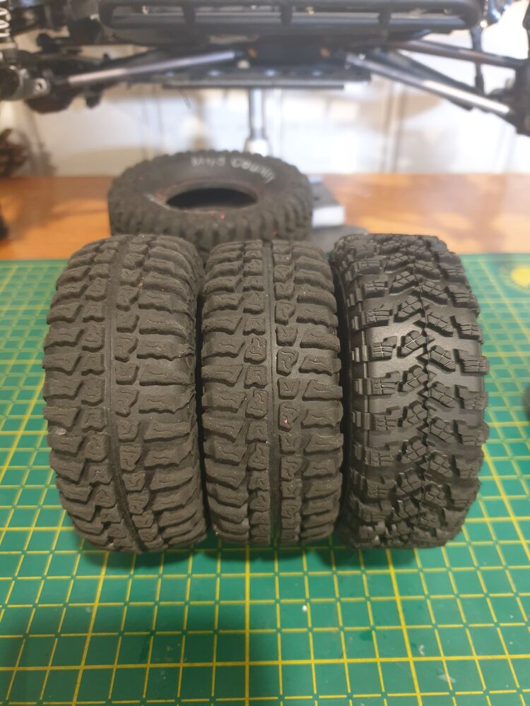 Dickit insertillä, ilman, ja KLRt samalla vanteella.