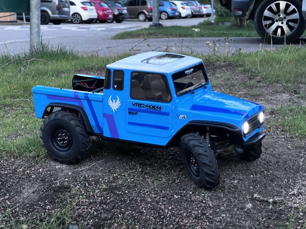 Nuo rc4wd traktori kumit on kyllä hienot, ja sopii tähän teemaan ulkonäöllisesti just eikä melkein