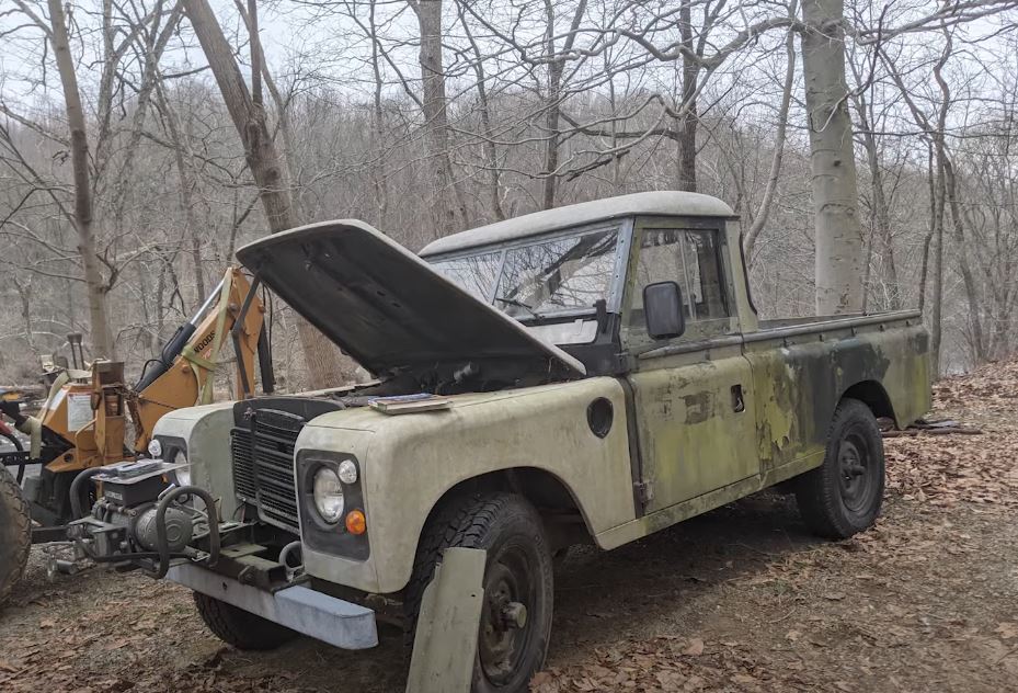 LandRover.JPG