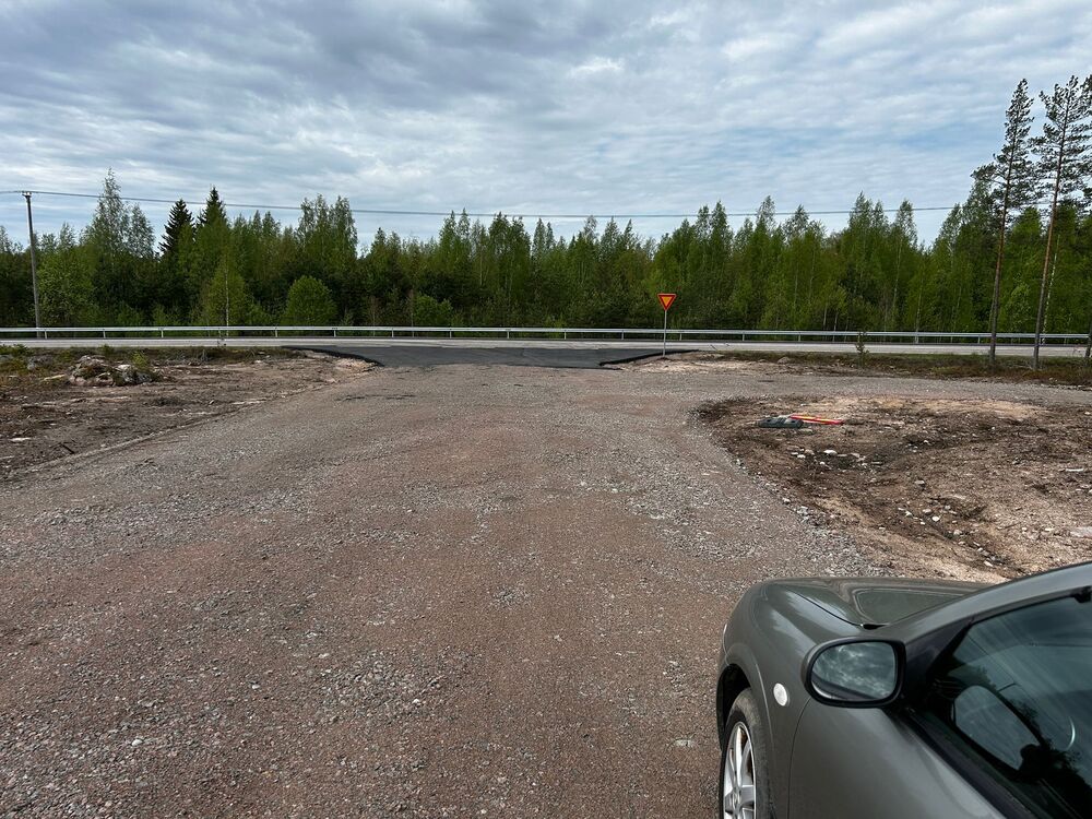 hurukselantie parkkipaikka.jpg