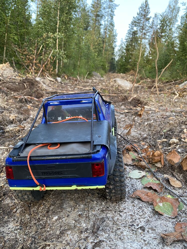 Kallioilta autolle päin lähdettiinkin uutta reittiä.