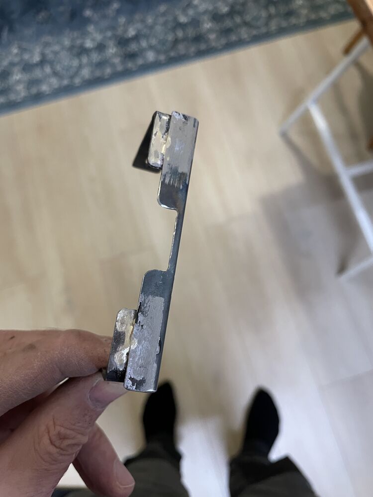 Adapteri v1 raakana