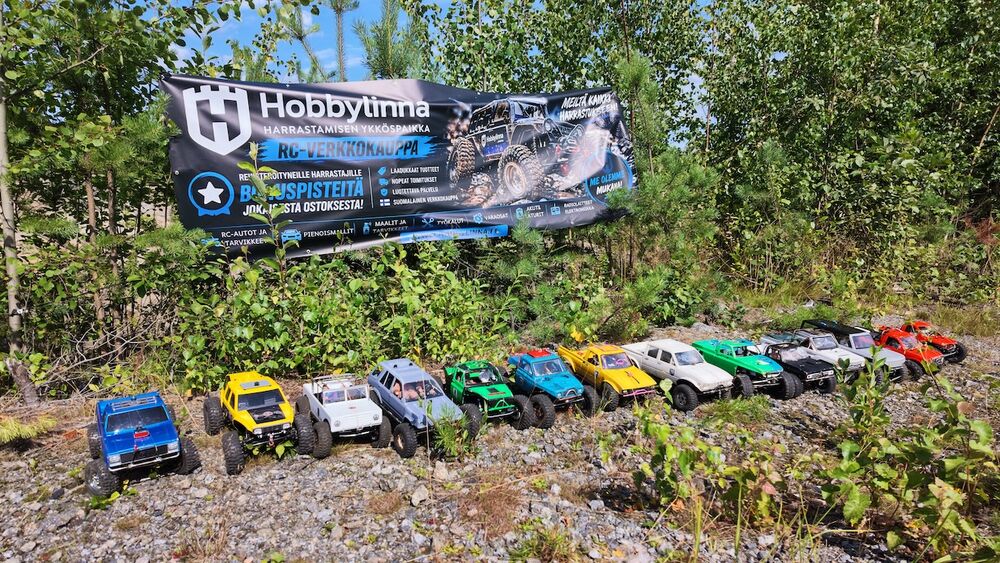 Hobbylinna autot kopio.JPG