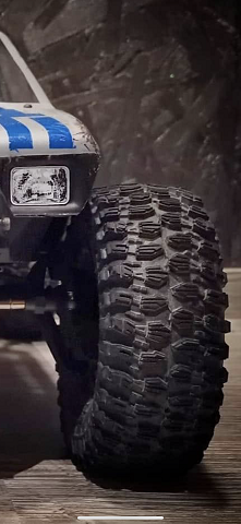 Traxxasin renkaille tälläinen kuvio..