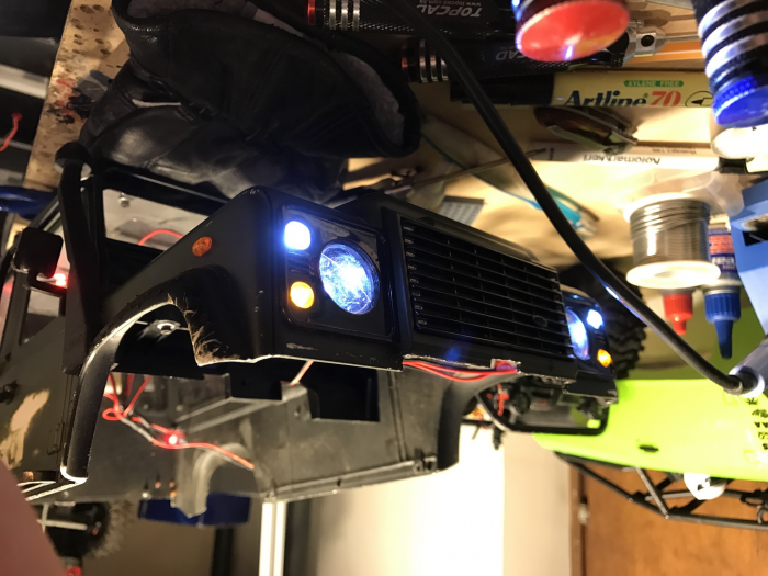 gelande_front_lights.jpg